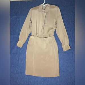 VTG Set Petites Blouse and Skirt Classic Women's Beige 100% Silk